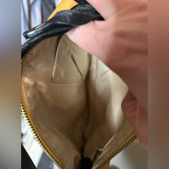 Vintage leather bag - Picture 10 of 12